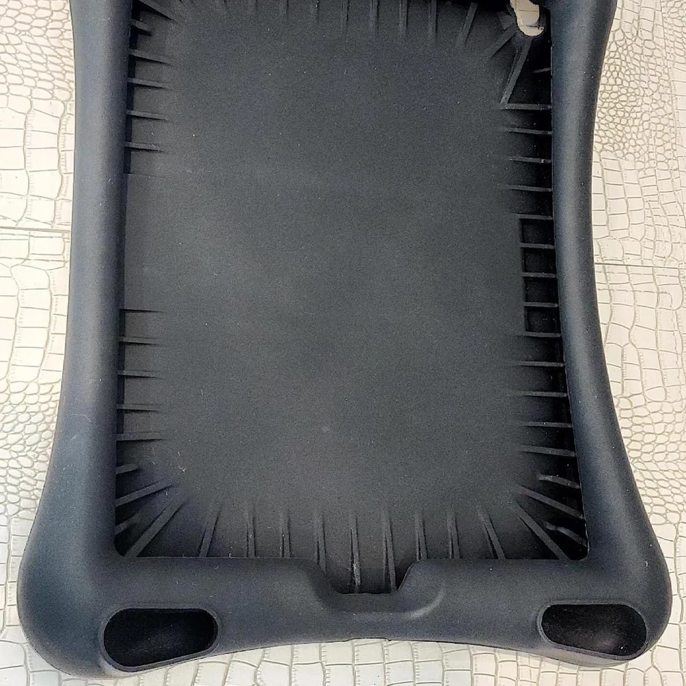 Very hard to find a New w/o box it came in Seal Shield I-Pad Silicon Bumper Case